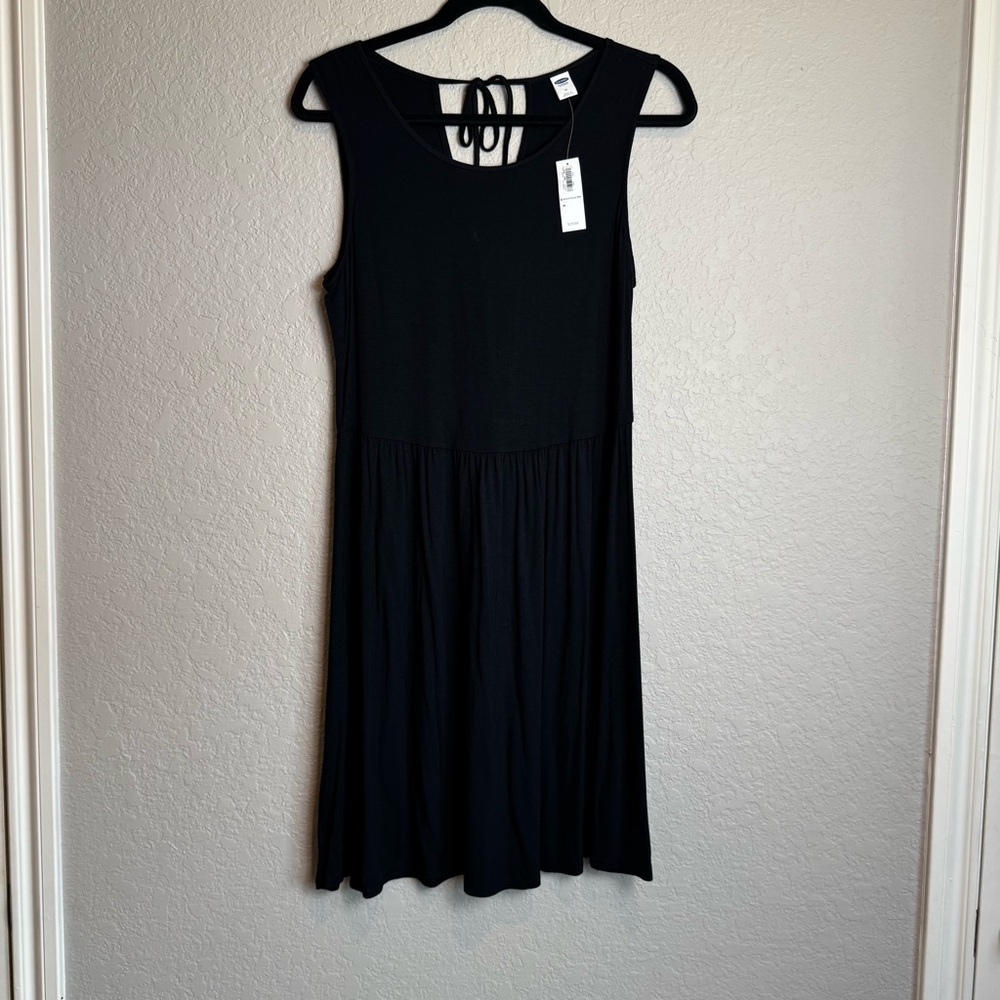 Old Navy Black Sleeveless Midi Sundress